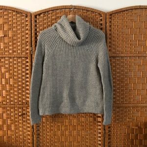 Gray Gap Turtleneck Sweater EUC